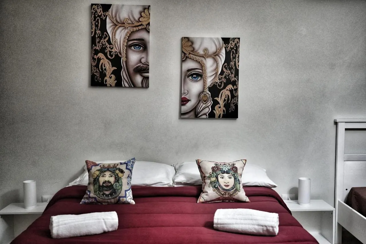 パレルモ La Casa Del Moro - Al Politeama Bed & Breakfast 0*,