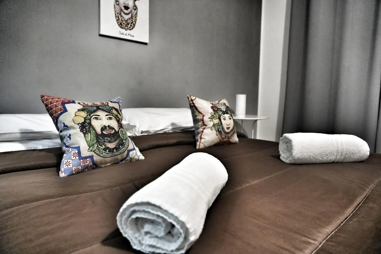 Bed and Breakfast La Casa Del Moro - Al Politeama Palermo 0*,