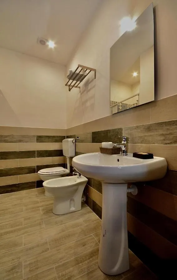Bed and Breakfast La Casa del Moro - Al Politeama Palermo 0*,  Italia