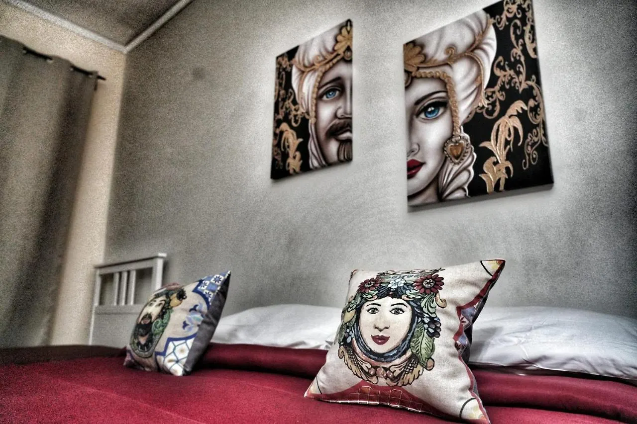 Bed and Breakfast La Casa del Moro - Al Politeama Palermo Bed & Breakfast